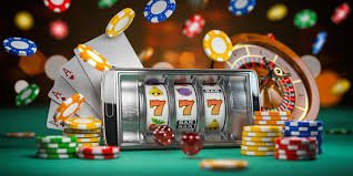 Hot Pot betting interface on 8togel mobile mobile app showing card values and payout options
